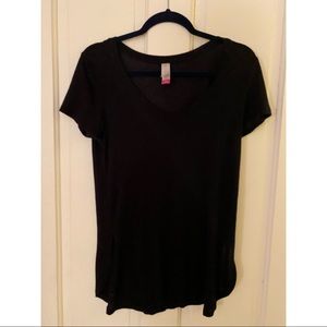 Simple V-neck comfort tee
